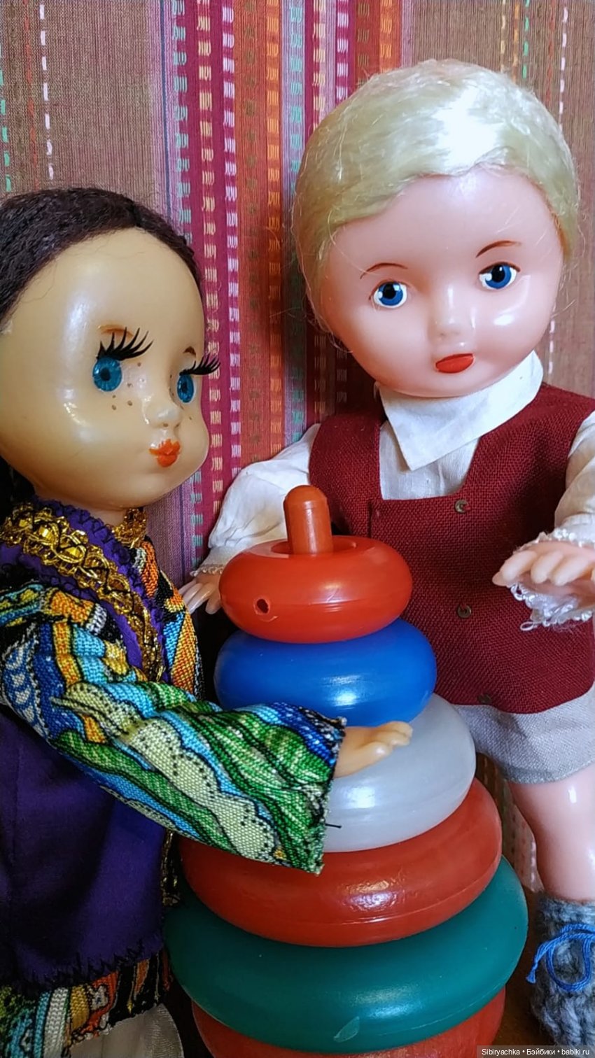 Юри, Вета и Юляшка встретились с игрушками своего детства