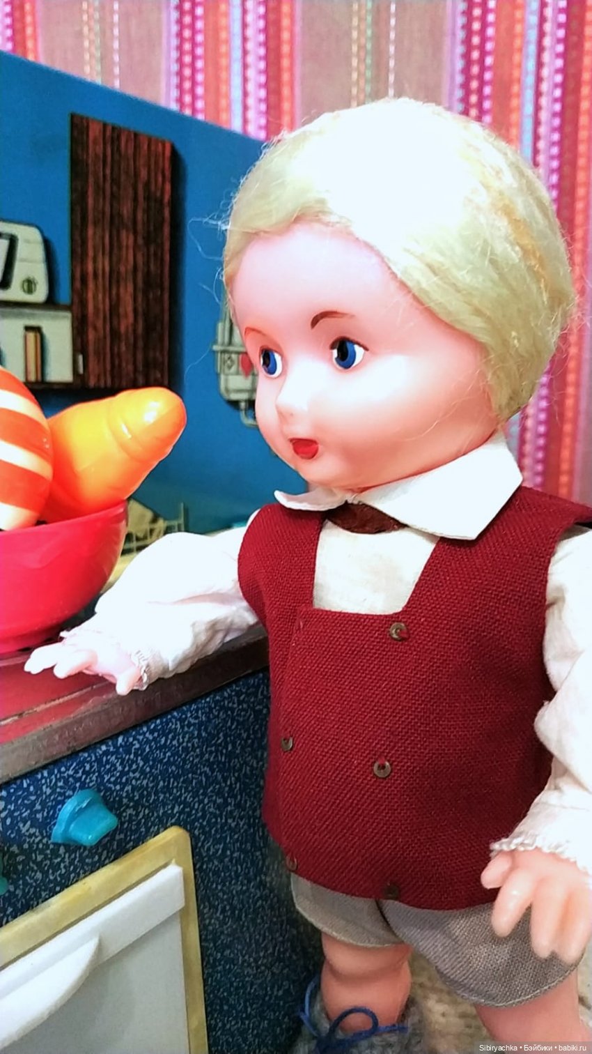 Приготовление обеда - нелёгкая задача для Юри