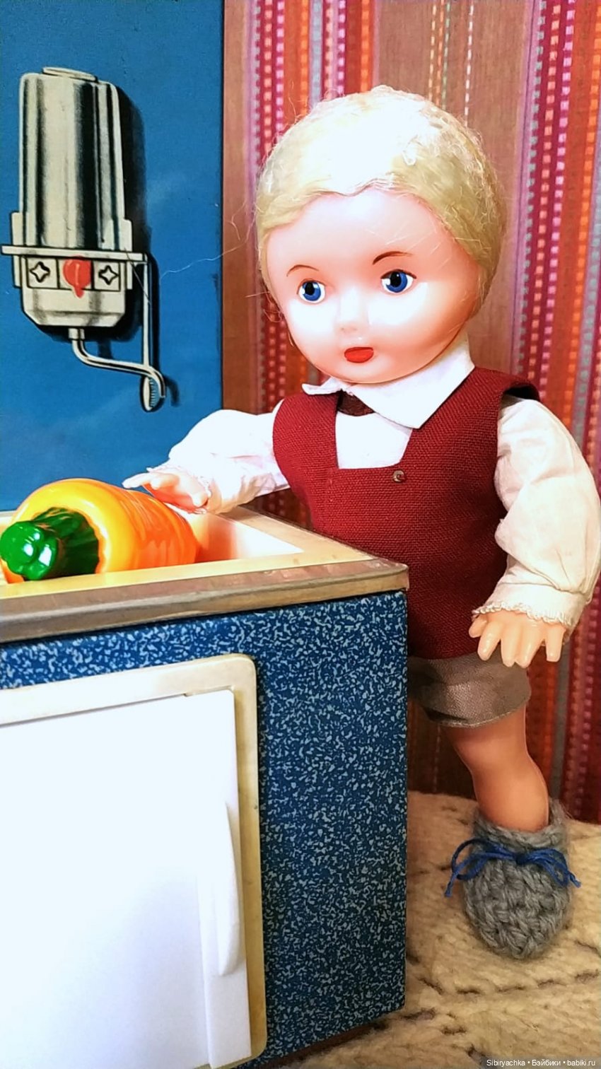 Приготовление обеда - нелёгкая задача для Юри (фото 9)