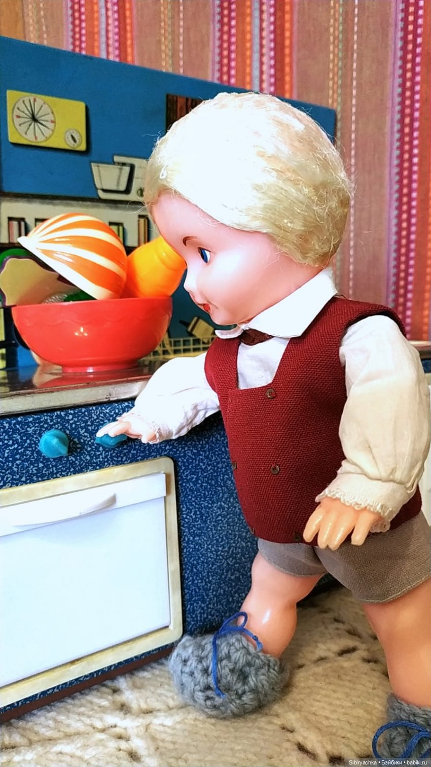 Приготовление обеда - нелёгкая задача для Юри