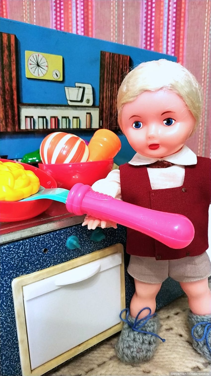 Приготовление обеда - нелёгкая задача для Юри