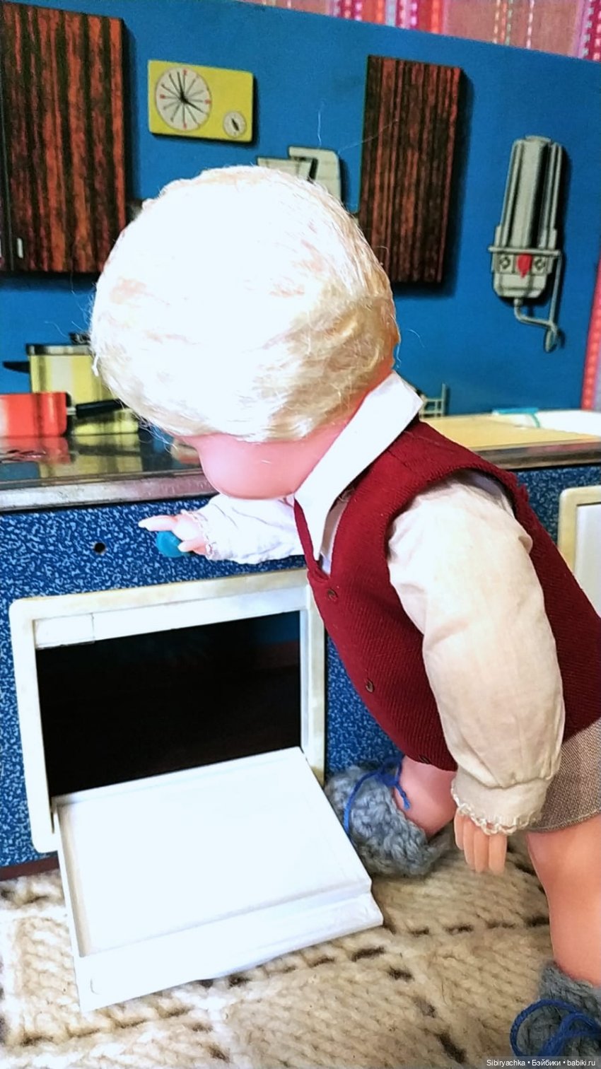 Приготовление обеда - нелёгкая задача для Юри (фото 3)