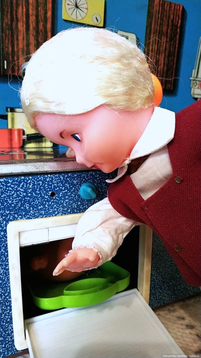 Приготовление обеда - нелёгкая задача для Юри