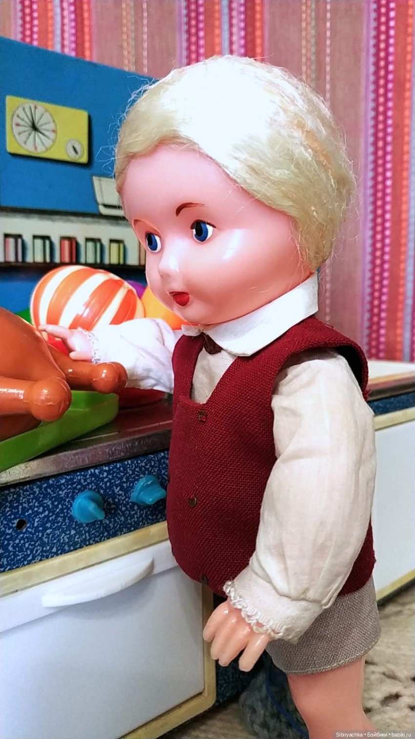 Приготовление обеда - нелёгкая задача для Юри