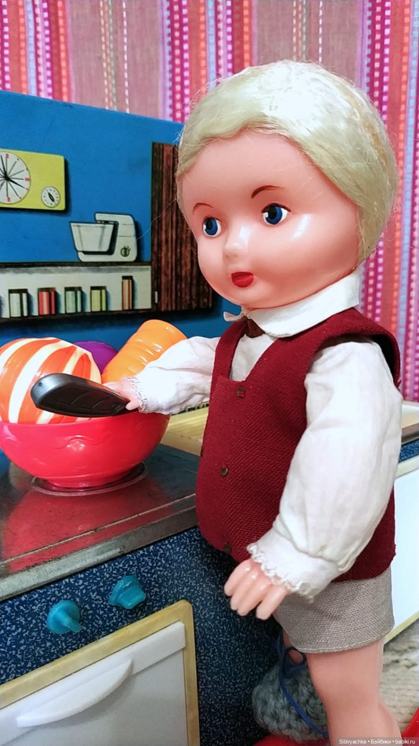 Приготовление обеда - нелёгкая задача для Юри