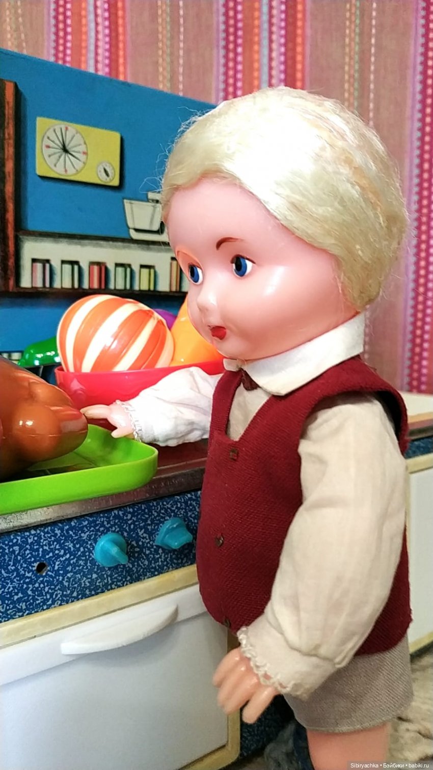 Приготовление обеда - нелёгкая задача для Юри