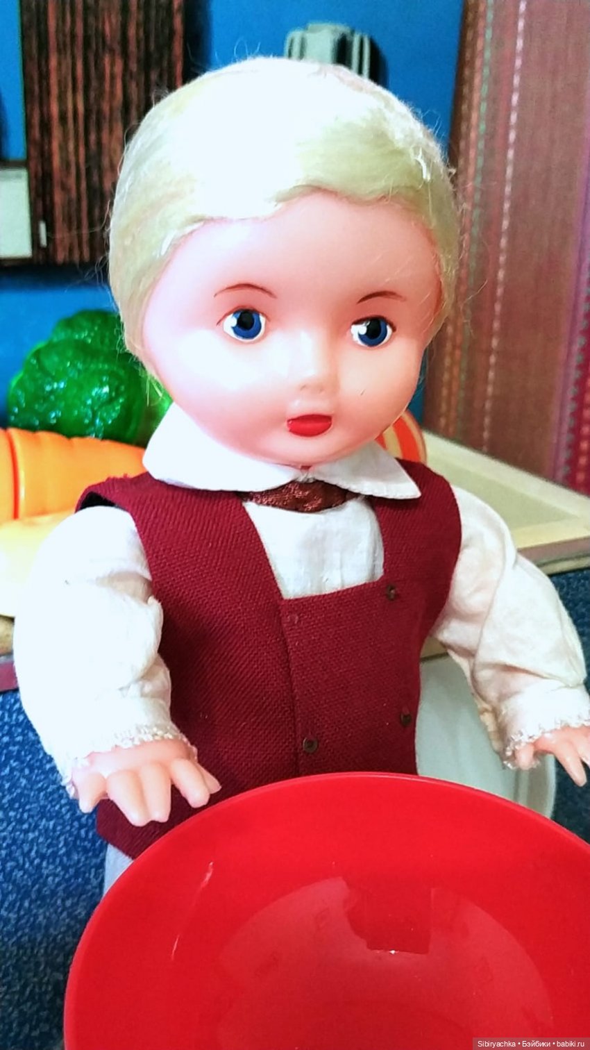 Приготовление обеда - нелёгкая задача для Юри