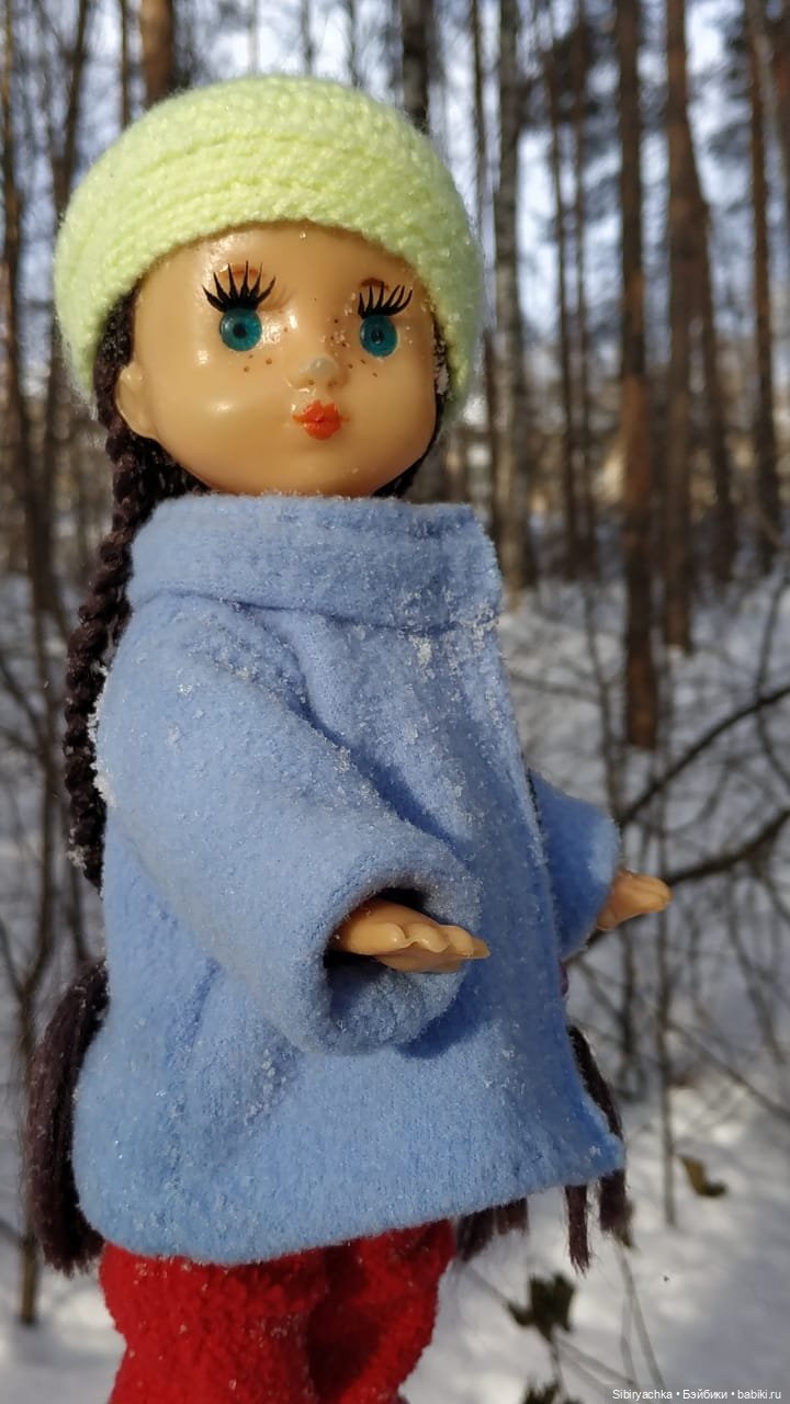 Прогулка Веты в сибирском лесу