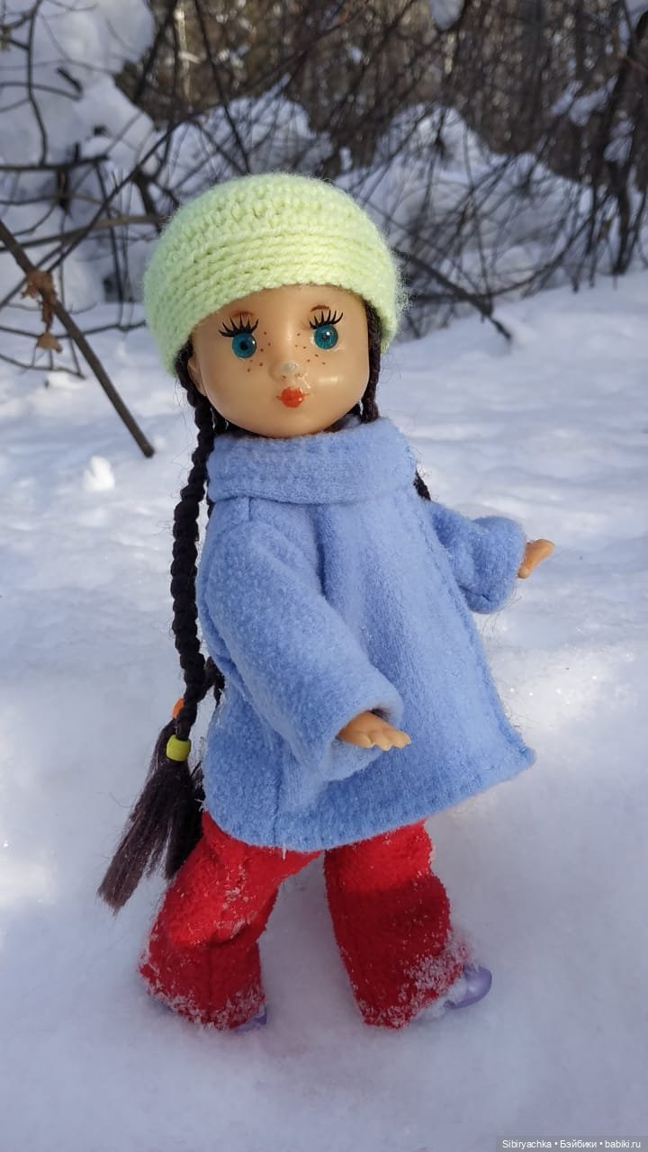 Прогулка Веты в сибирском лесу