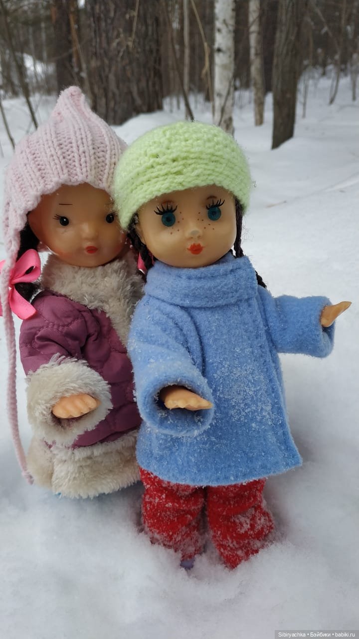 Прогулка Юляшки и Веты в любимом лесу