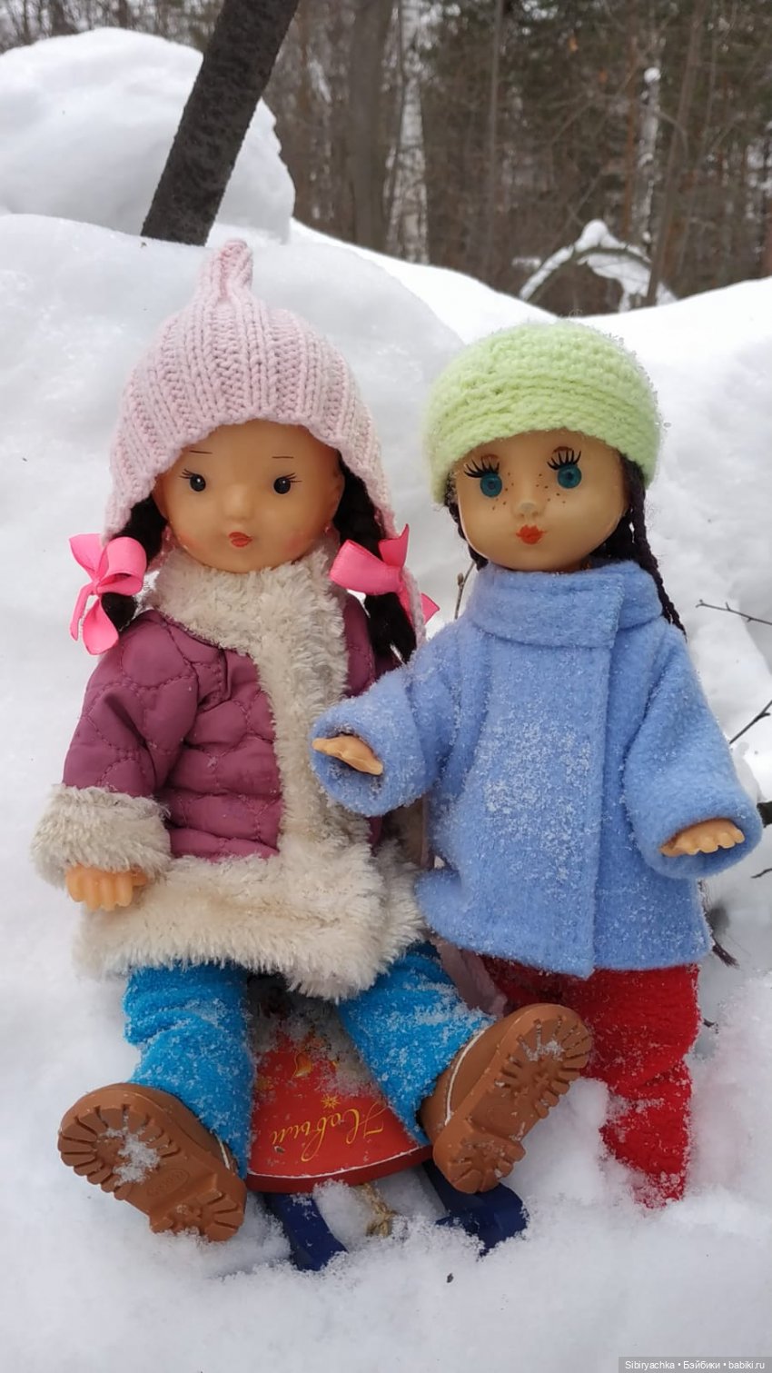 Прогулка Юляшки и Веты в любимом лесу