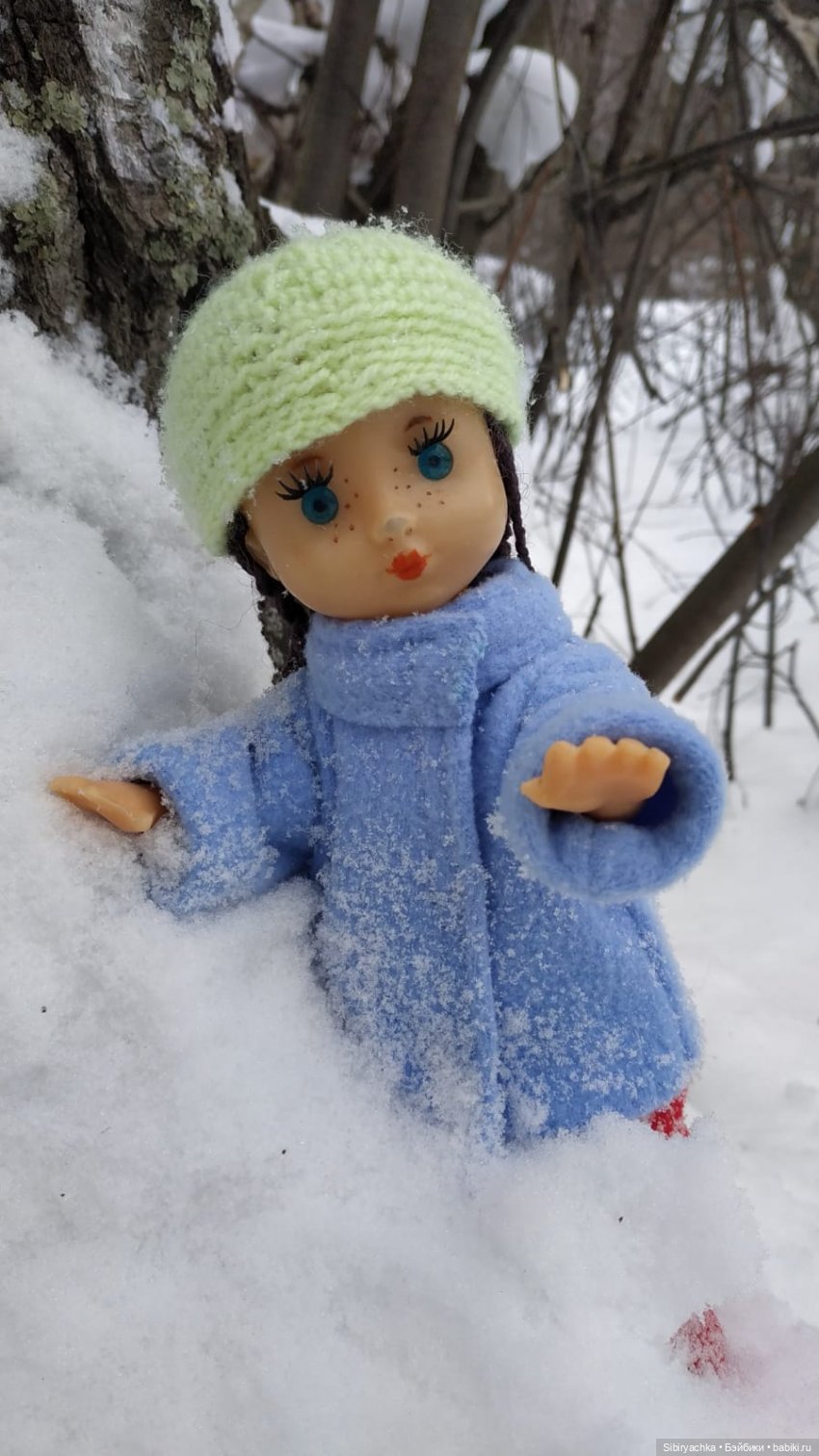 Прогулка Юляшки и Веты в любимом лесу