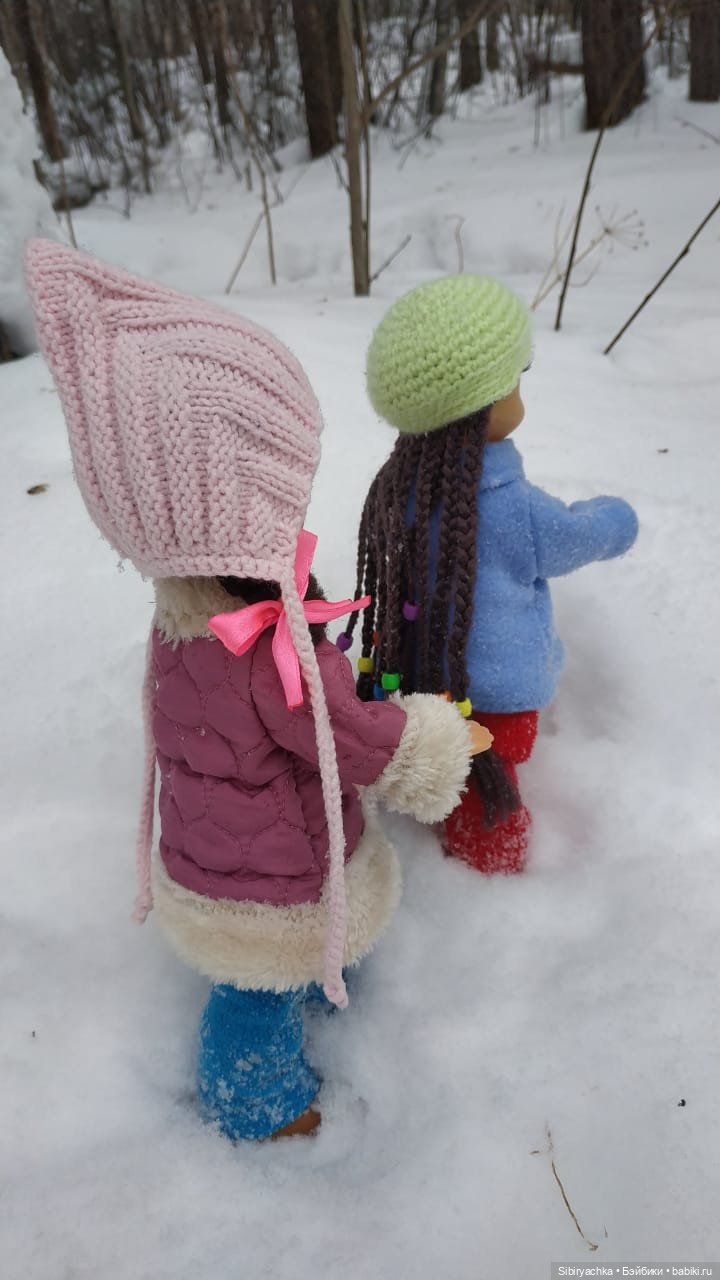 Прогулка Юляшки и Веты в любимом лесу