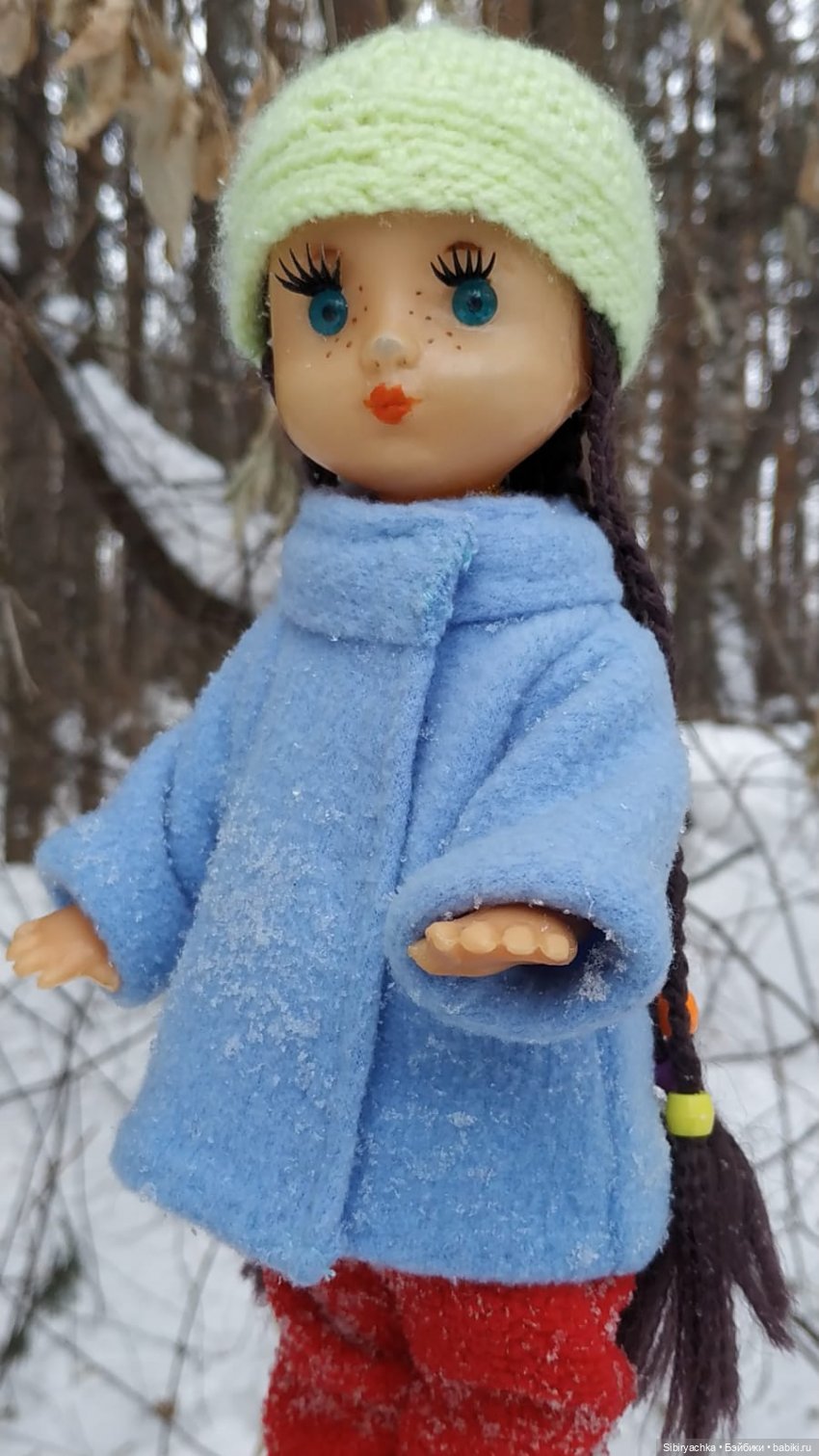 Прогулка Юляшки и Веты в любимом лесу