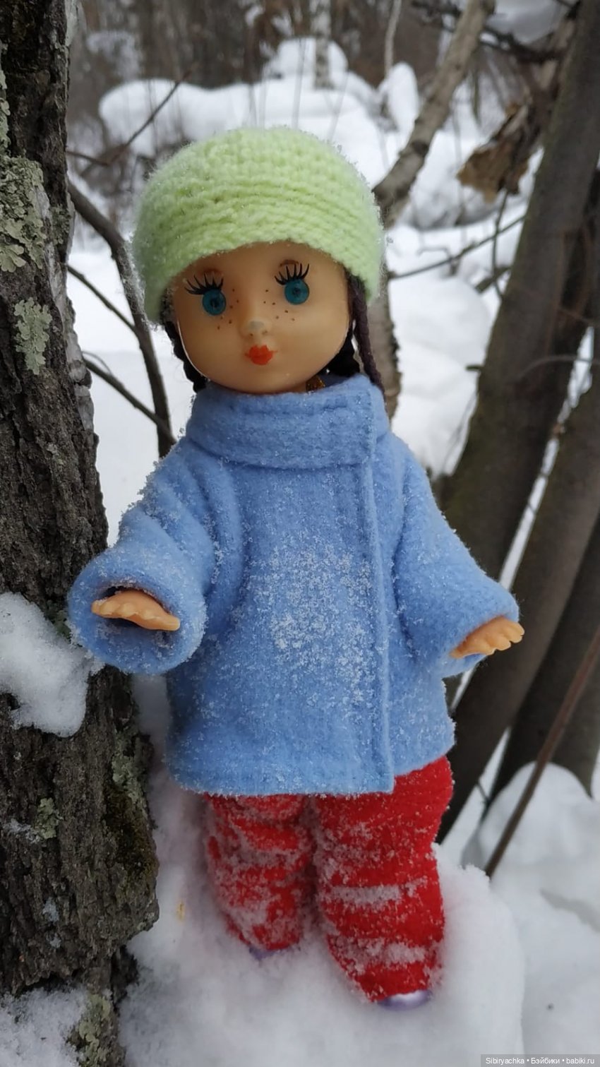 Прогулка Юляшки и Веты в любимом лесу