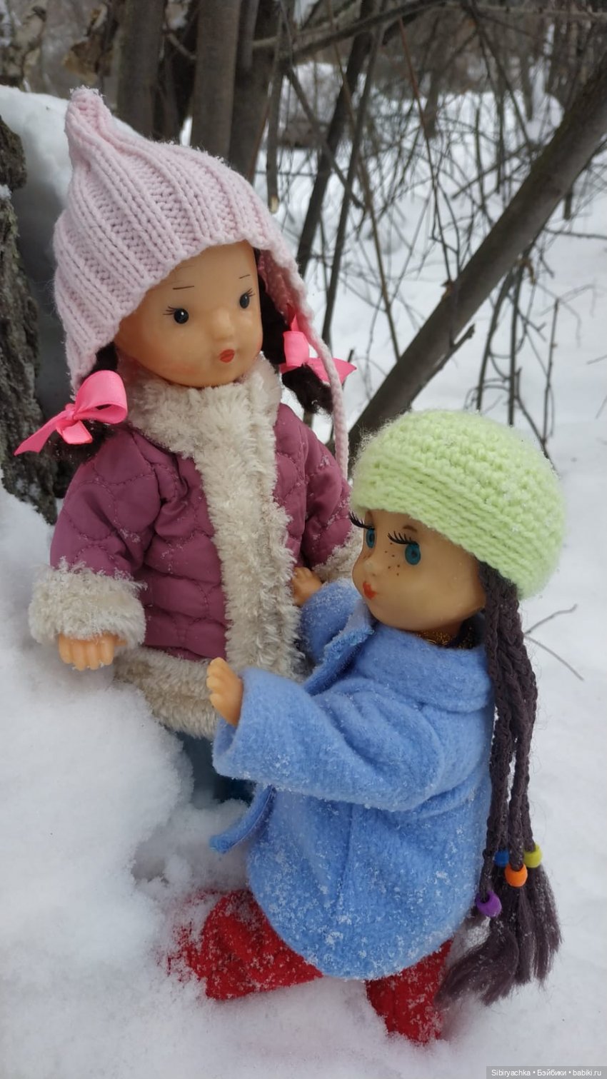 Прогулка Юляшки и Веты в любимом лесу