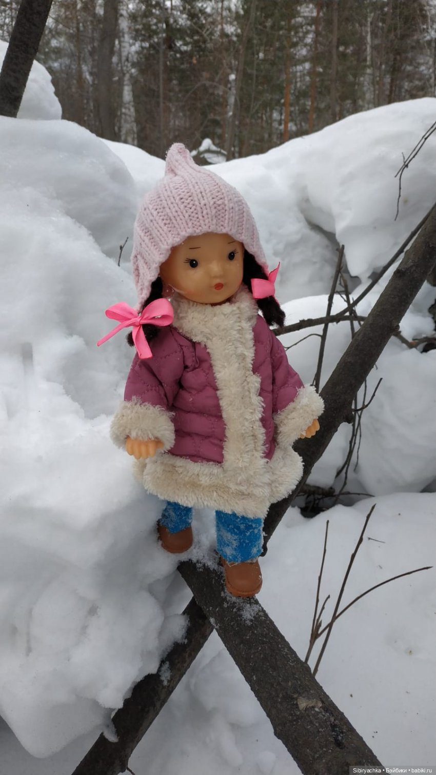 Прогулка Юляшки и Веты в любимом лесу