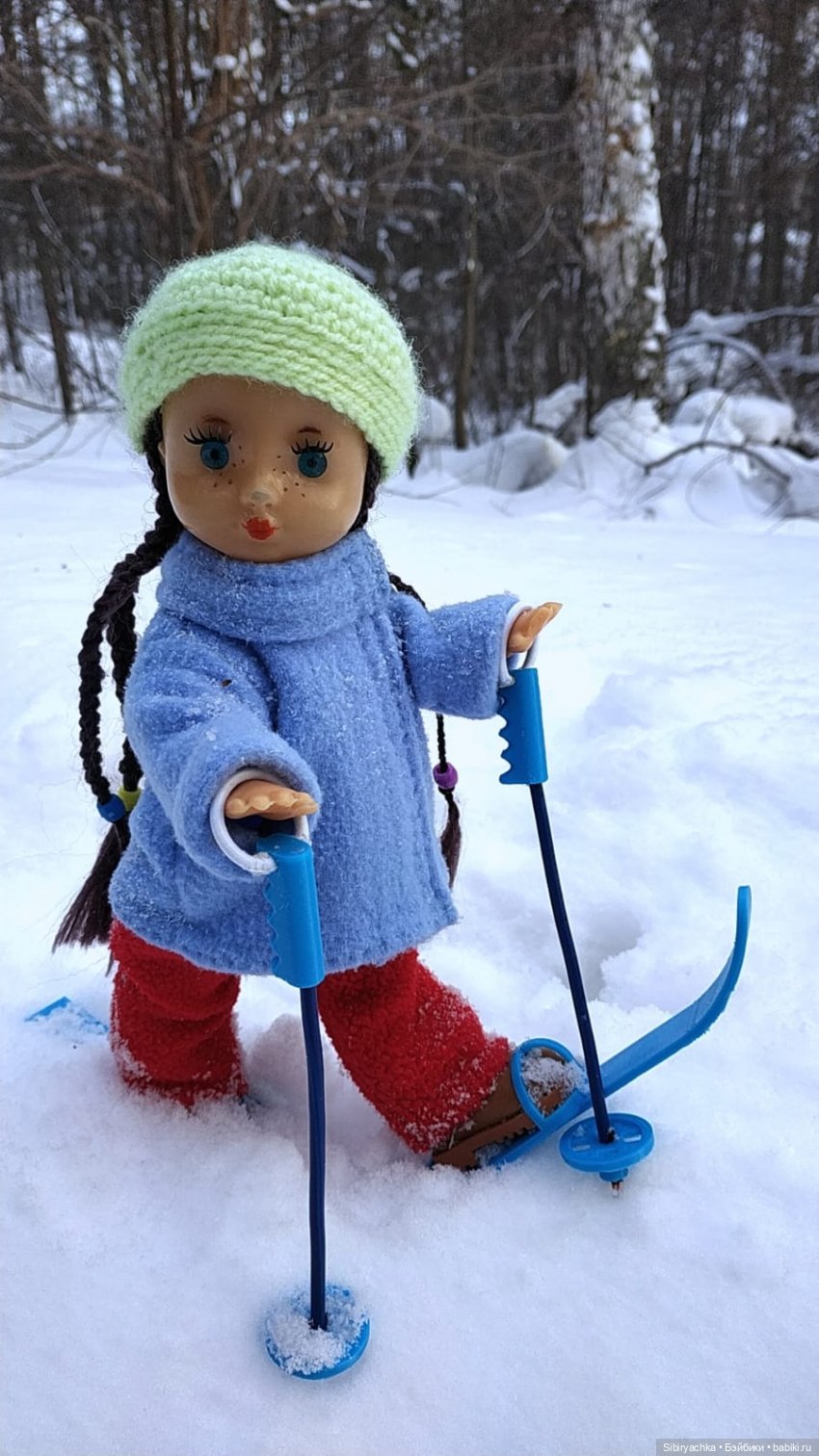 Первая лыжная прогулка Веты