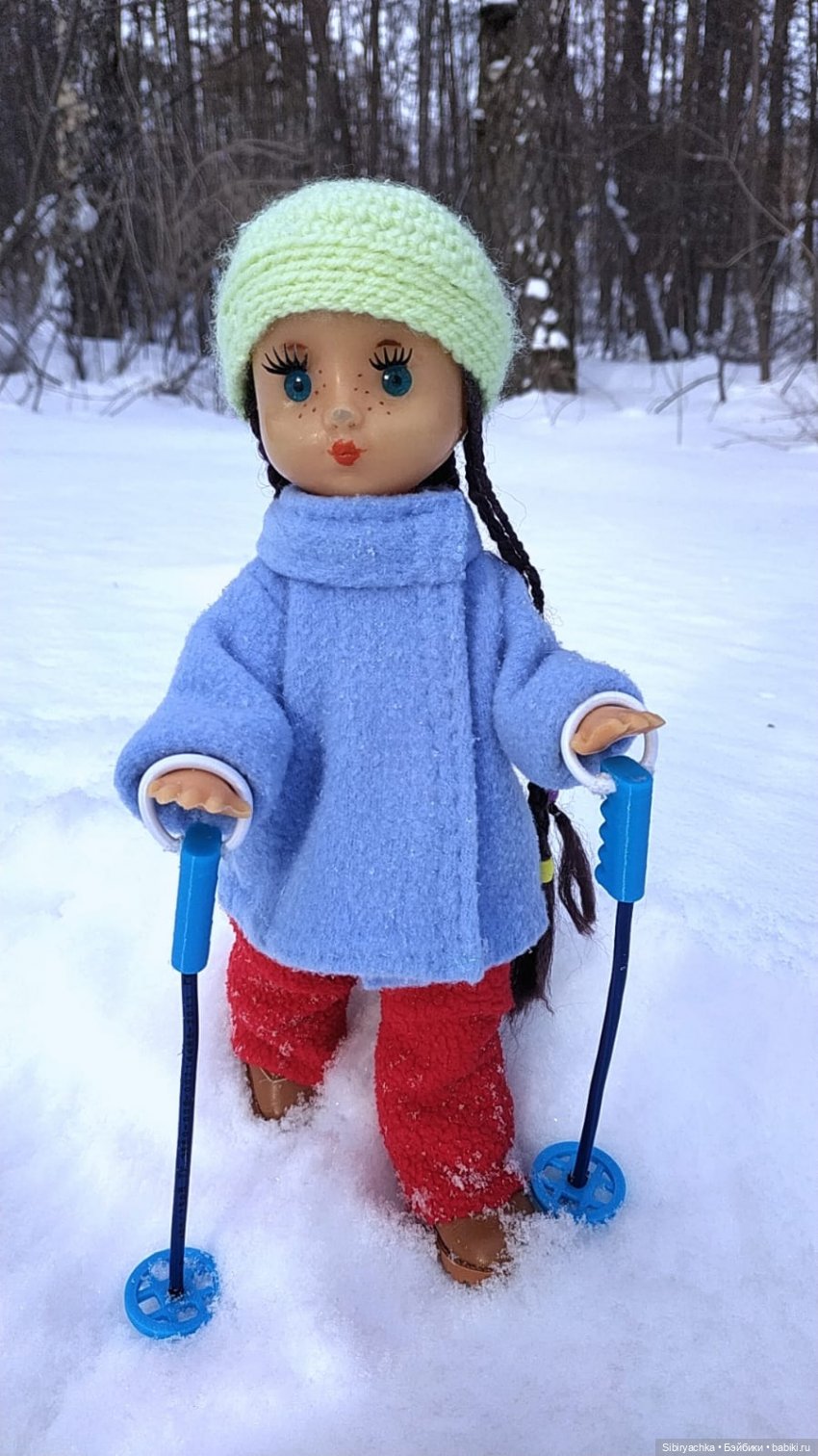 Первая лыжная прогулка Веты