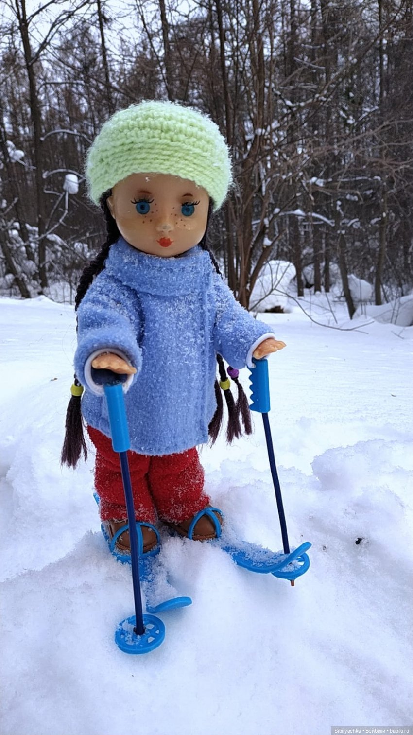 Первая лыжная прогулка Веты