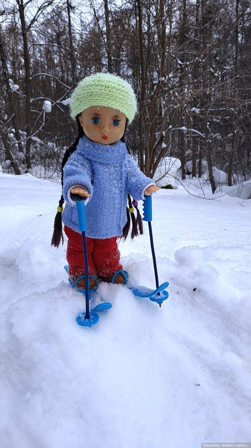 Первая лыжная прогулка Веты