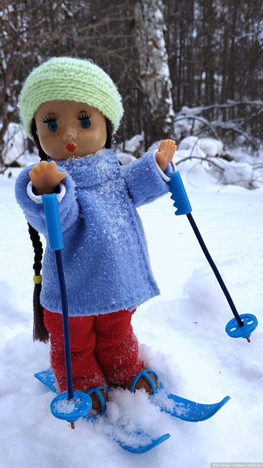 Первая лыжная прогулка Веты