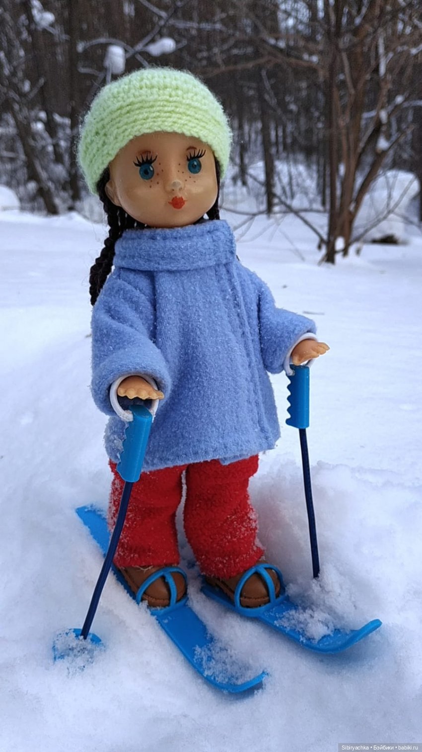 Первая лыжная прогулка Веты