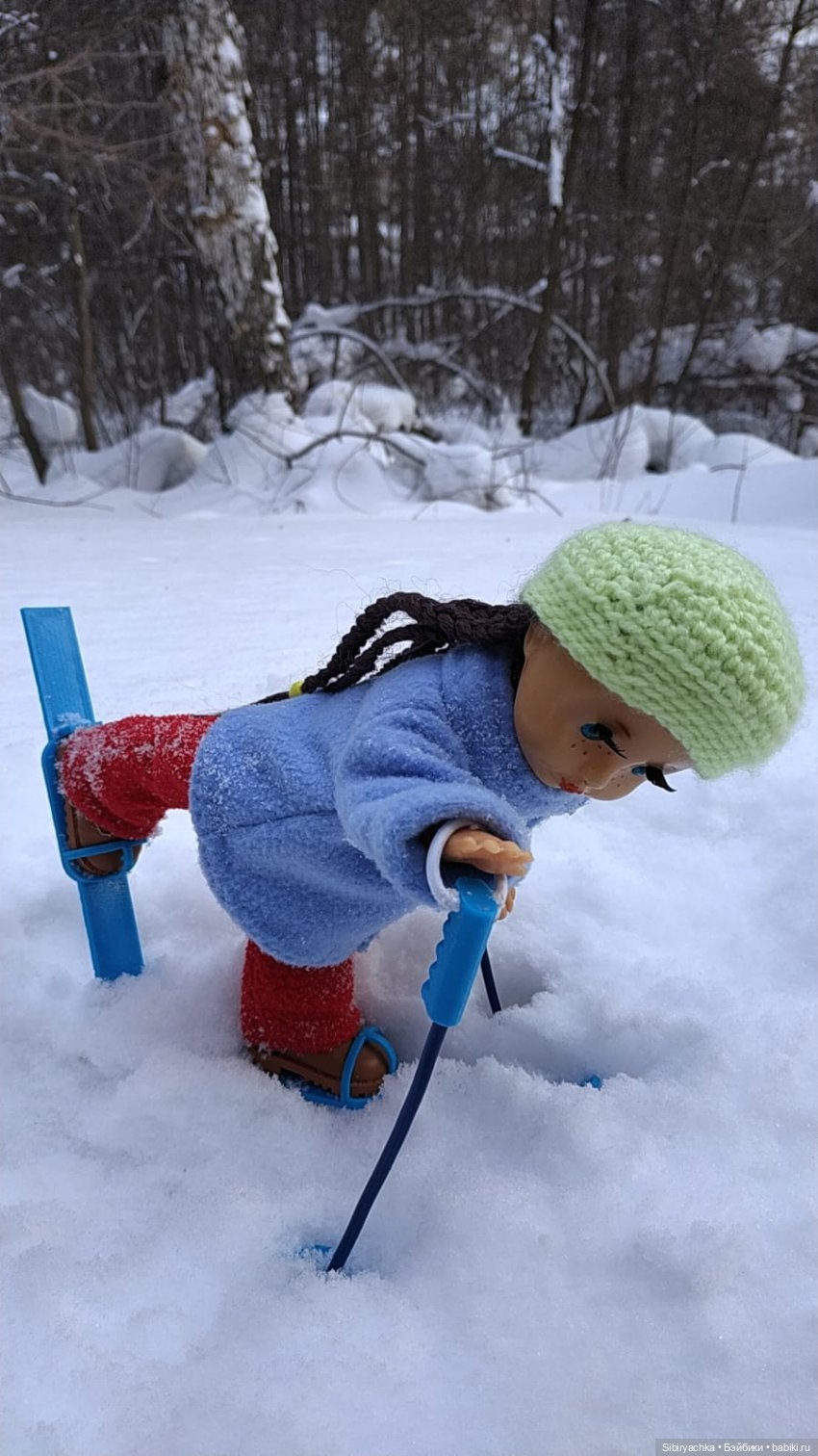 Первая лыжная прогулка Веты