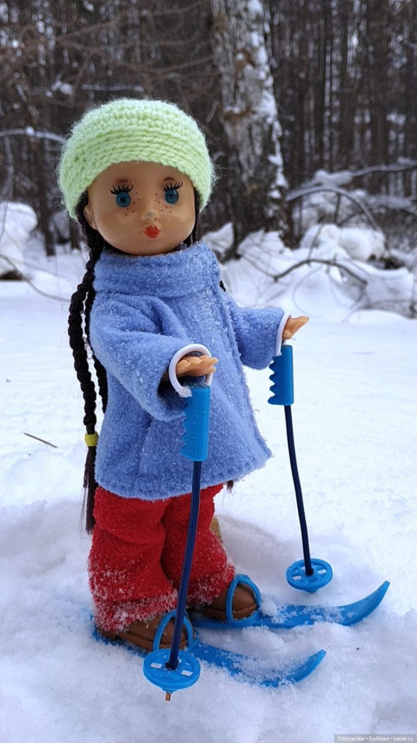 Первая лыжная прогулка Веты