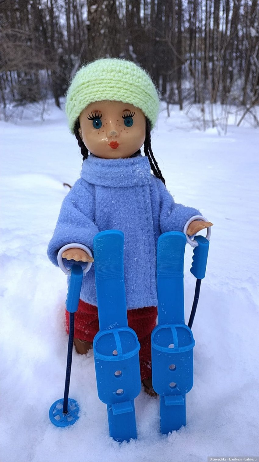 Первая лыжная прогулка Веты