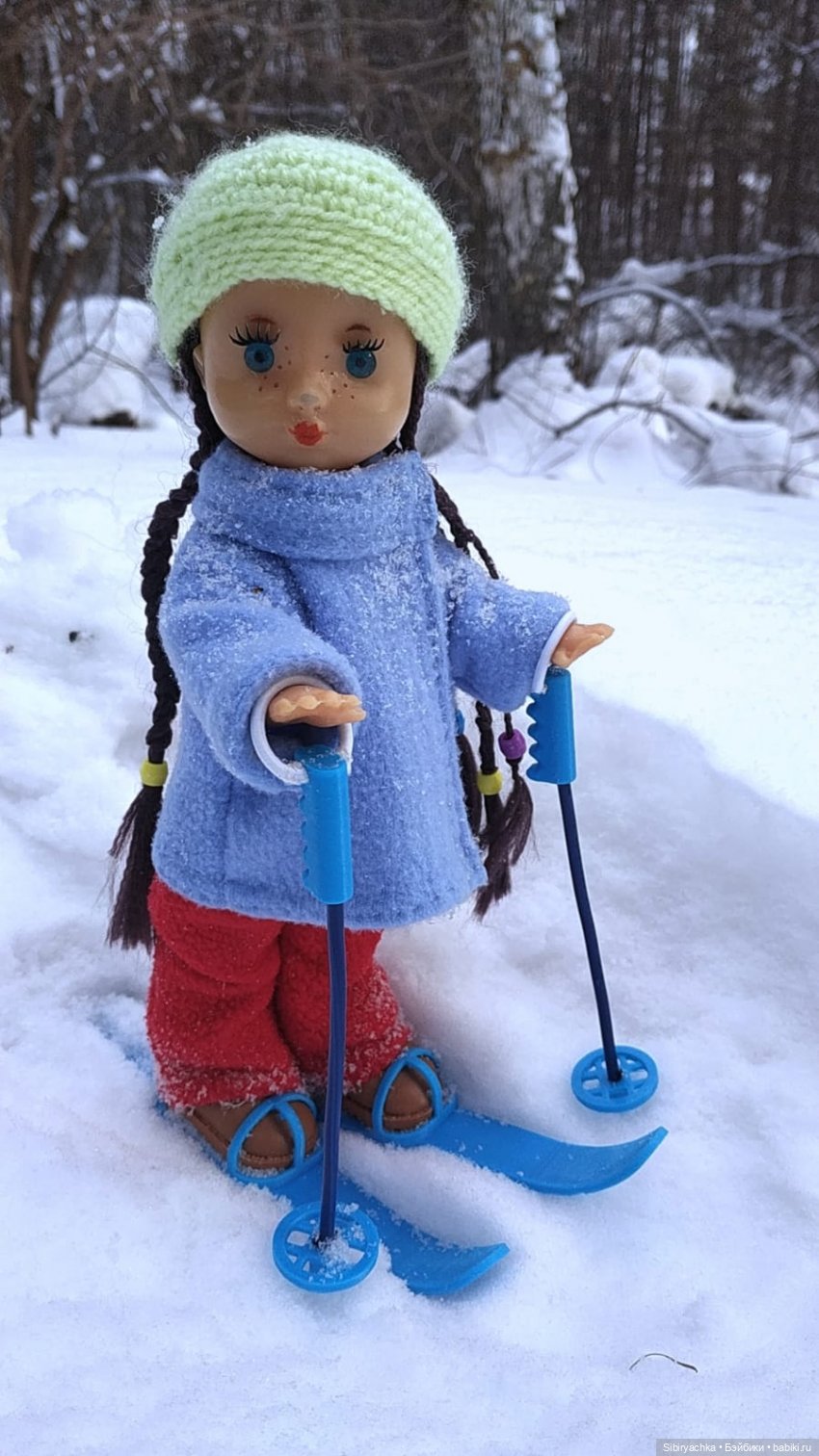 Первая лыжная прогулка Веты