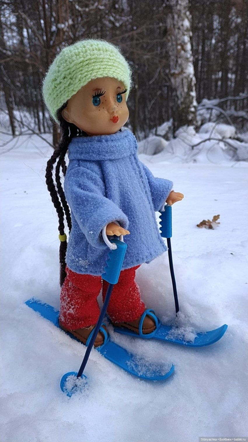 Первая лыжная прогулка Веты