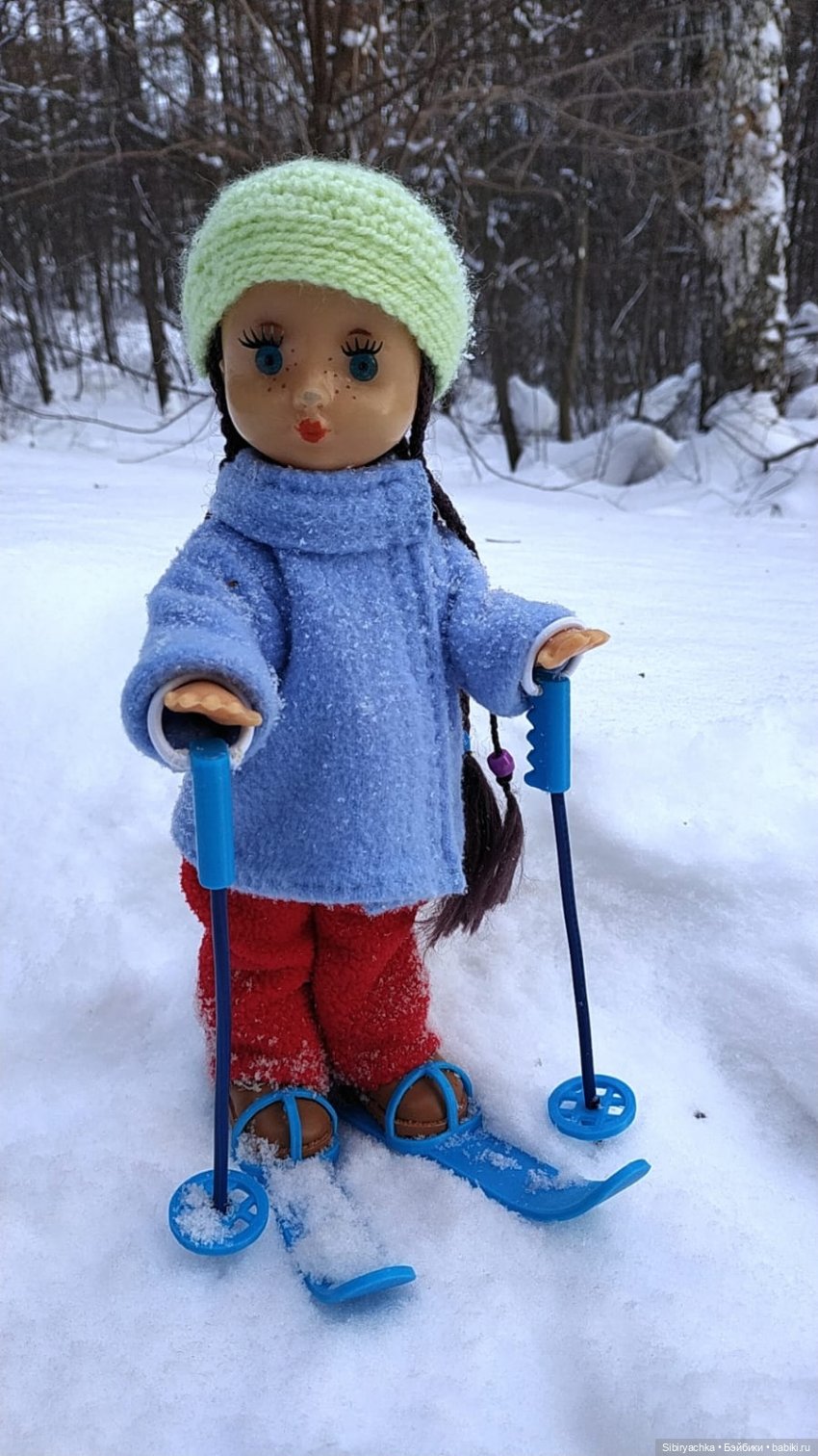 Первая лыжная прогулка Веты