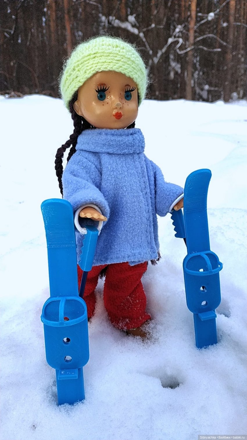 Первая лыжная прогулка Веты