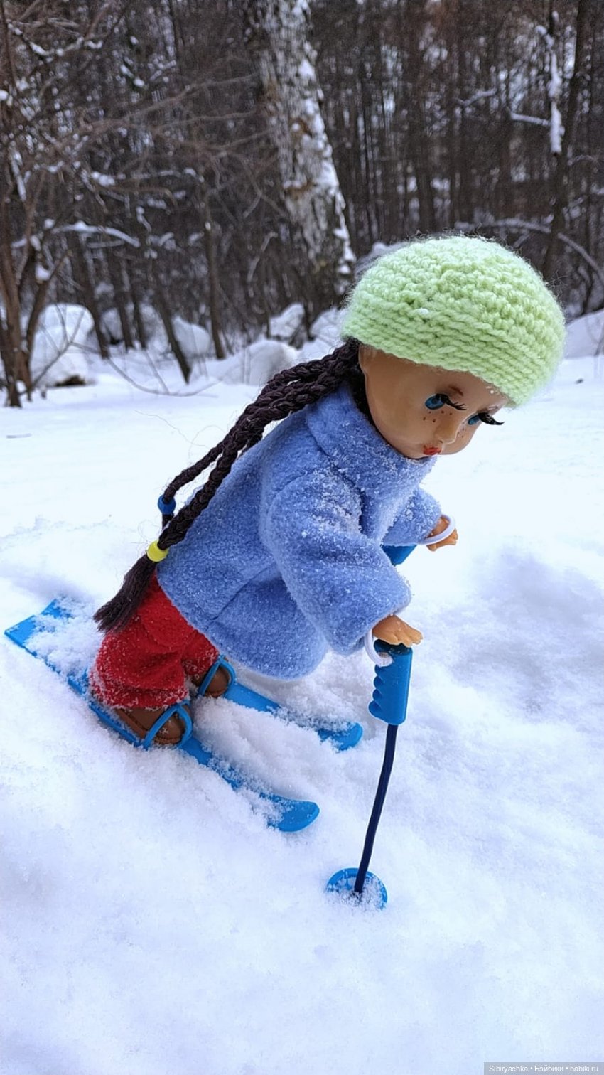 Первая лыжная прогулка Веты