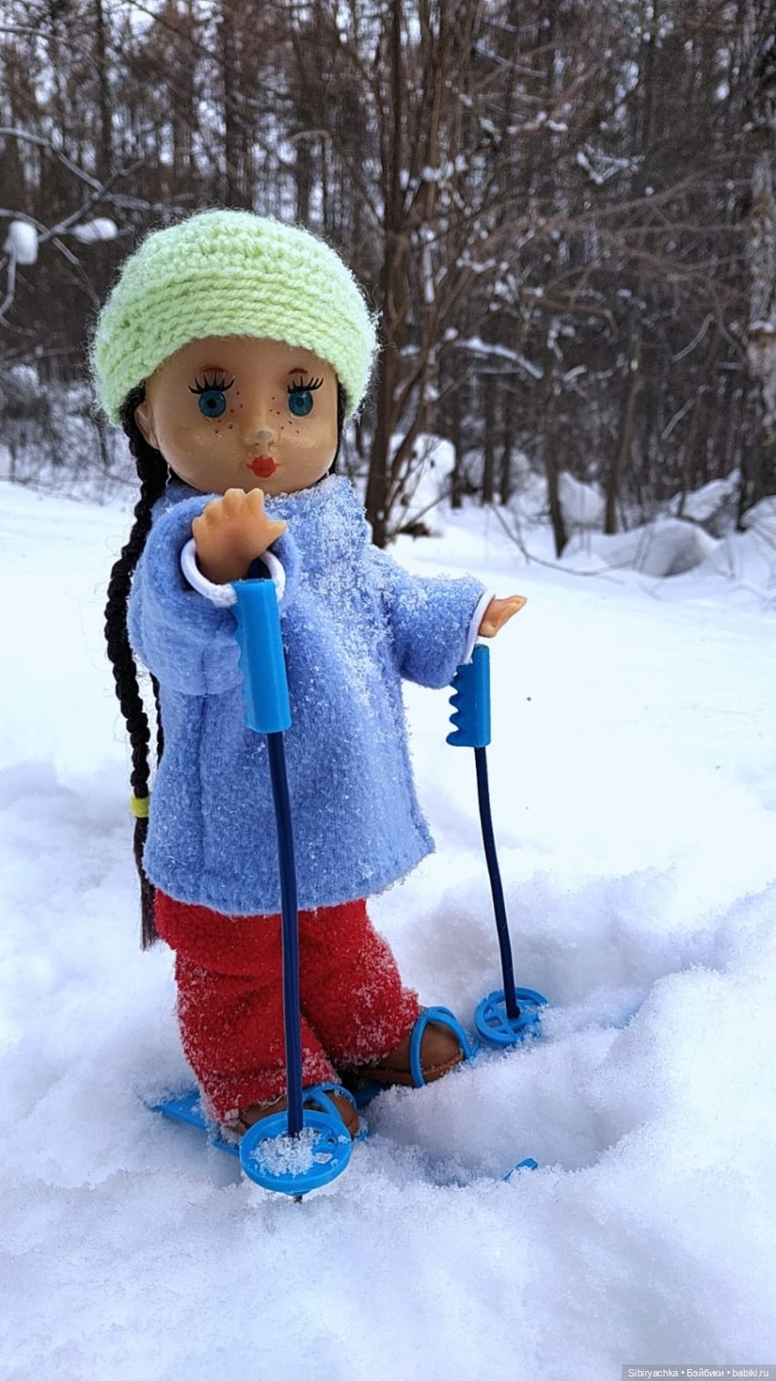 Первая лыжная прогулка Веты