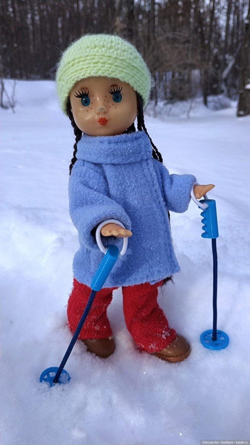 Первая лыжная прогулка Веты