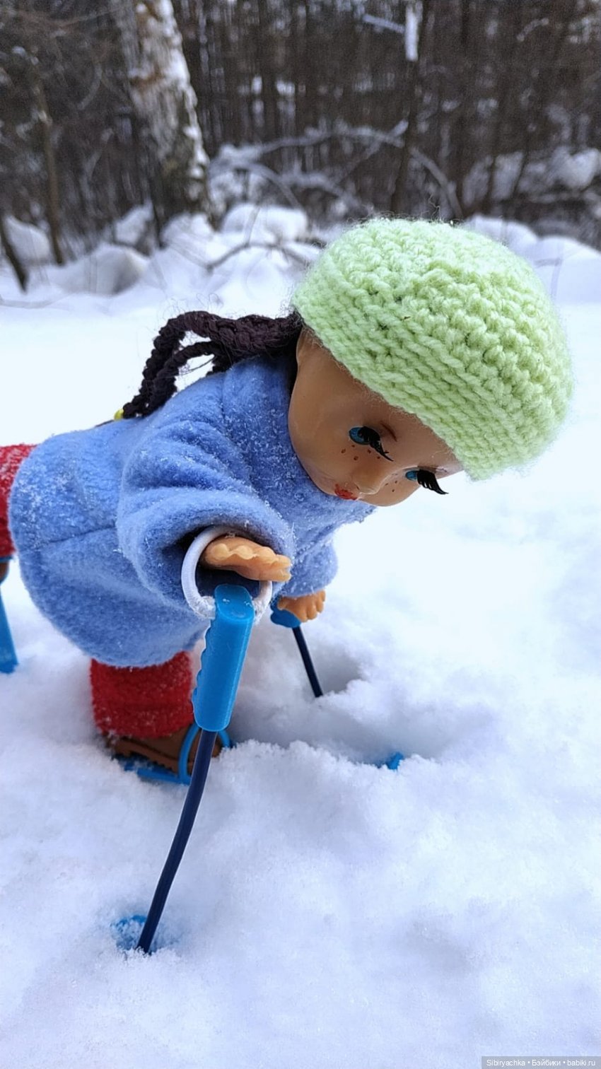 Первая лыжная прогулка Веты