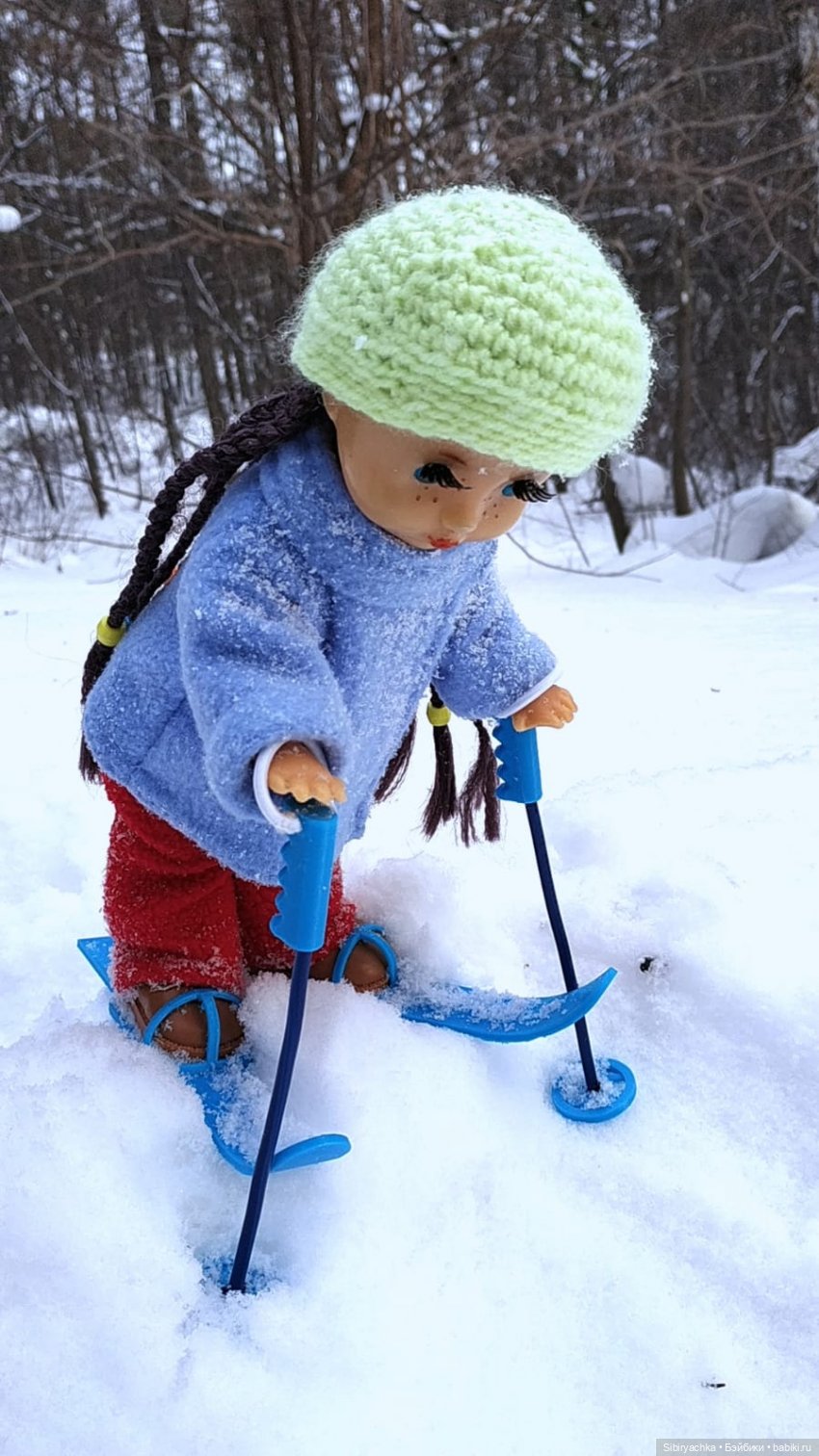 Первая лыжная прогулка Веты