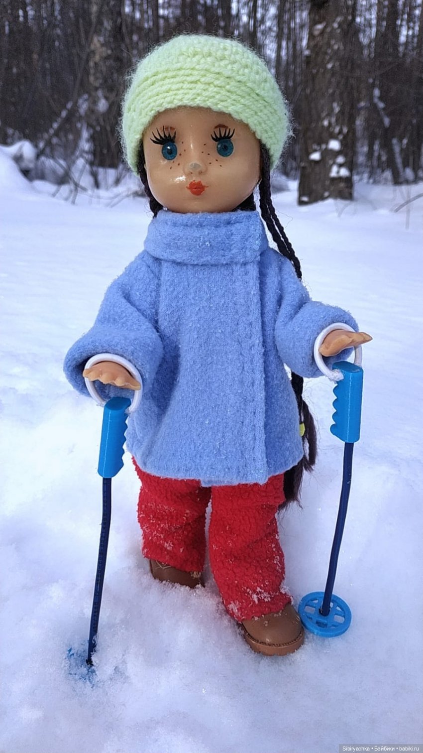 Первая лыжная прогулка Веты