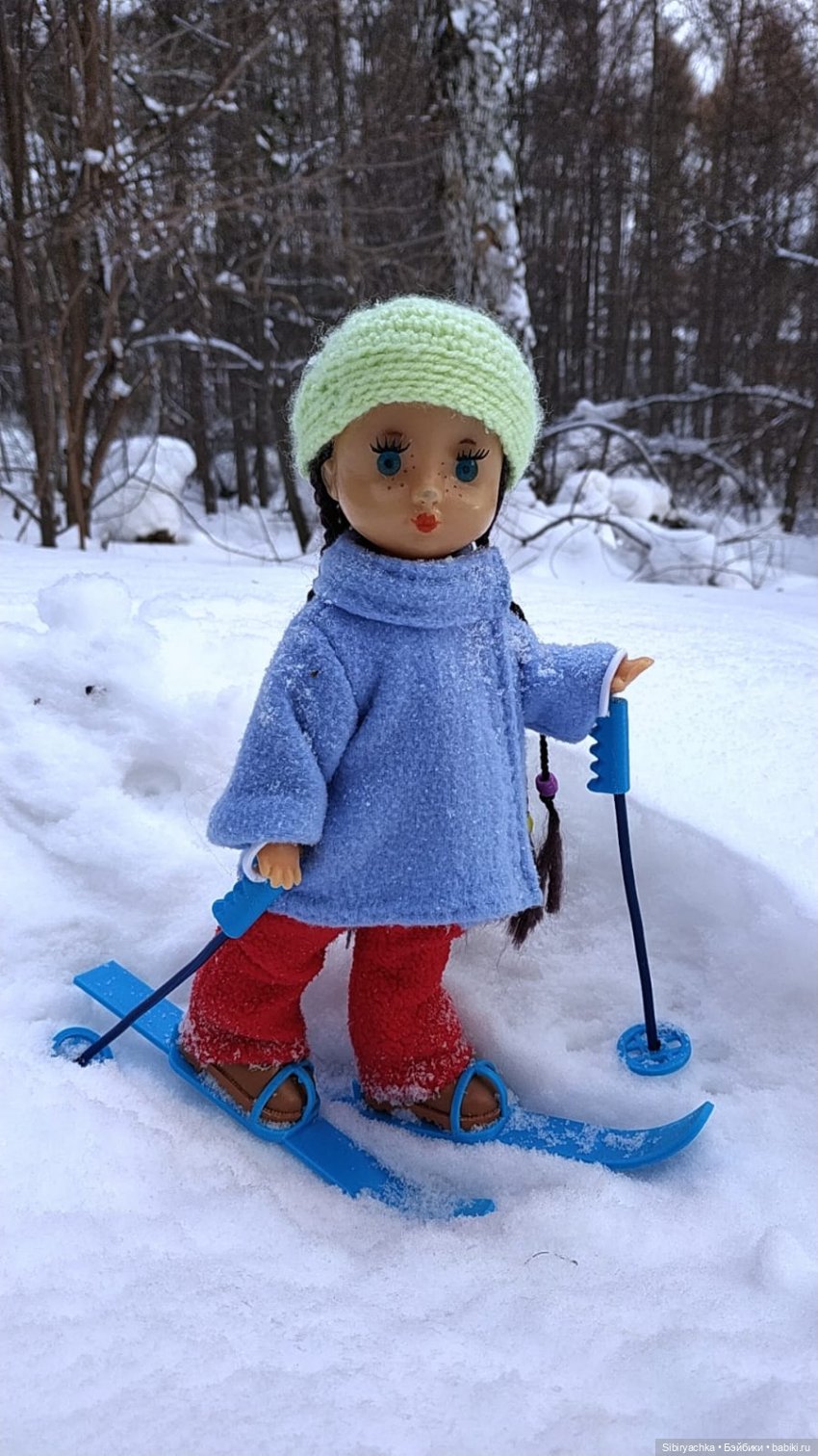 Первая лыжная прогулка Веты