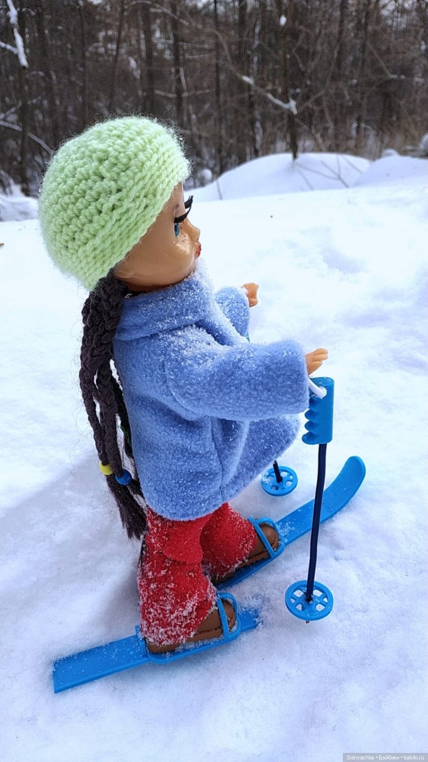 Первая лыжная прогулка Веты