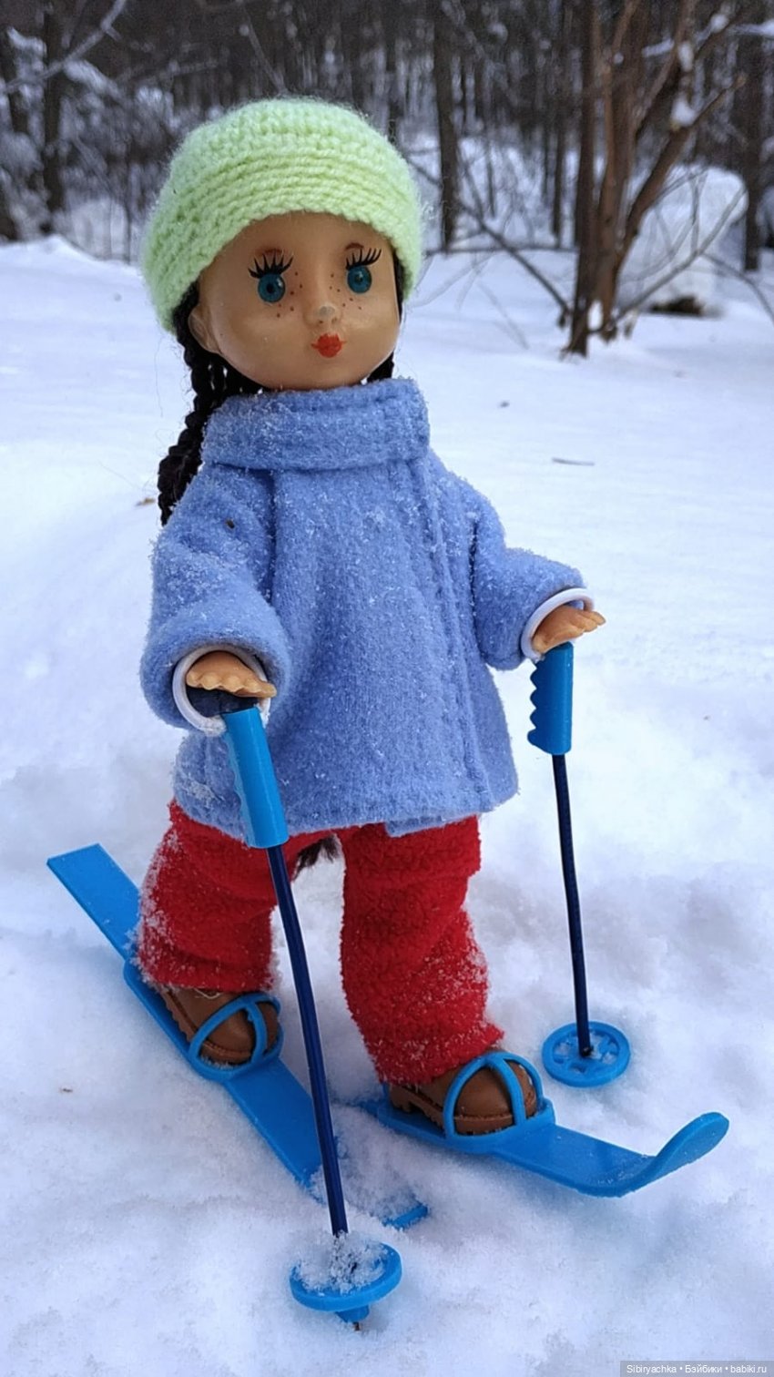 Первая лыжная прогулка Веты