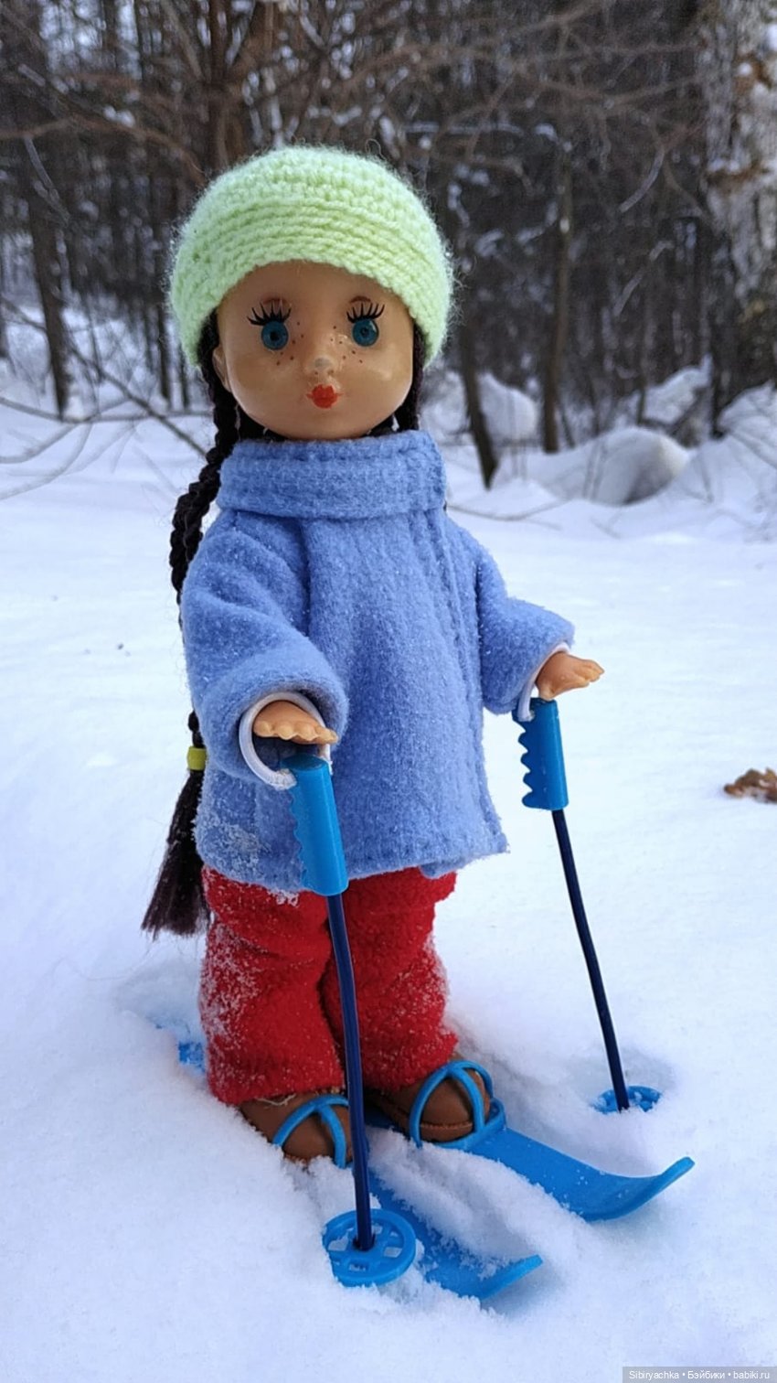 Первая лыжная прогулка Веты