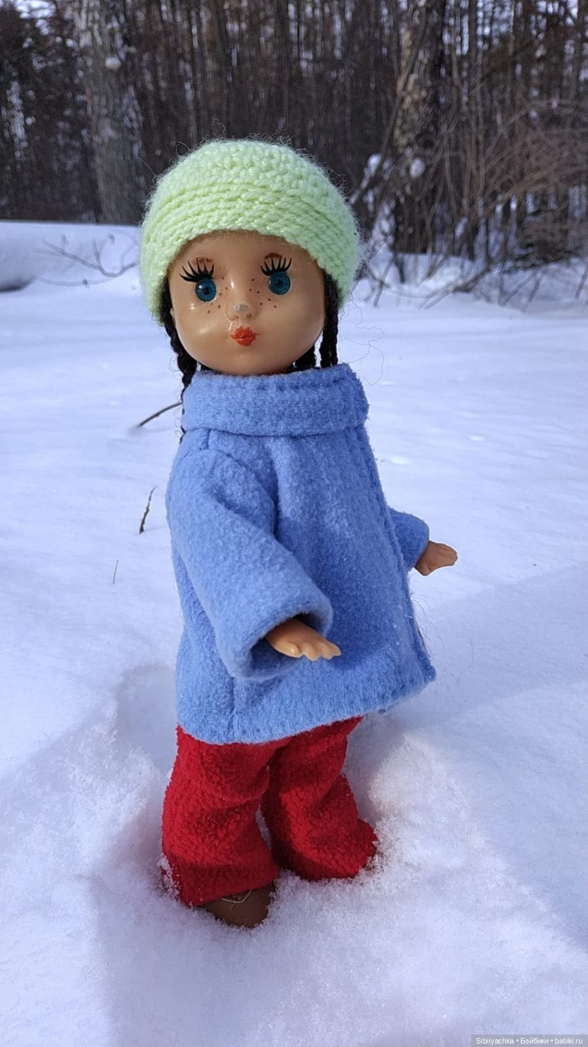 Первая лыжная прогулка Веты