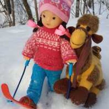 Лыжная прогулка Юляшки и Тома.