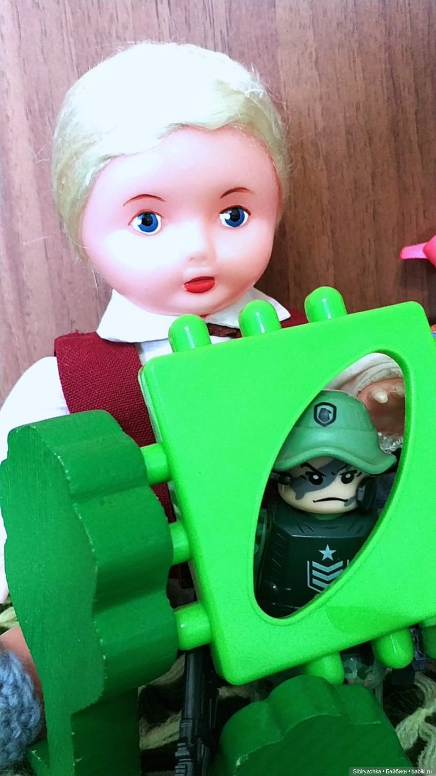 Военно-мирные игры Юляшки и Юри