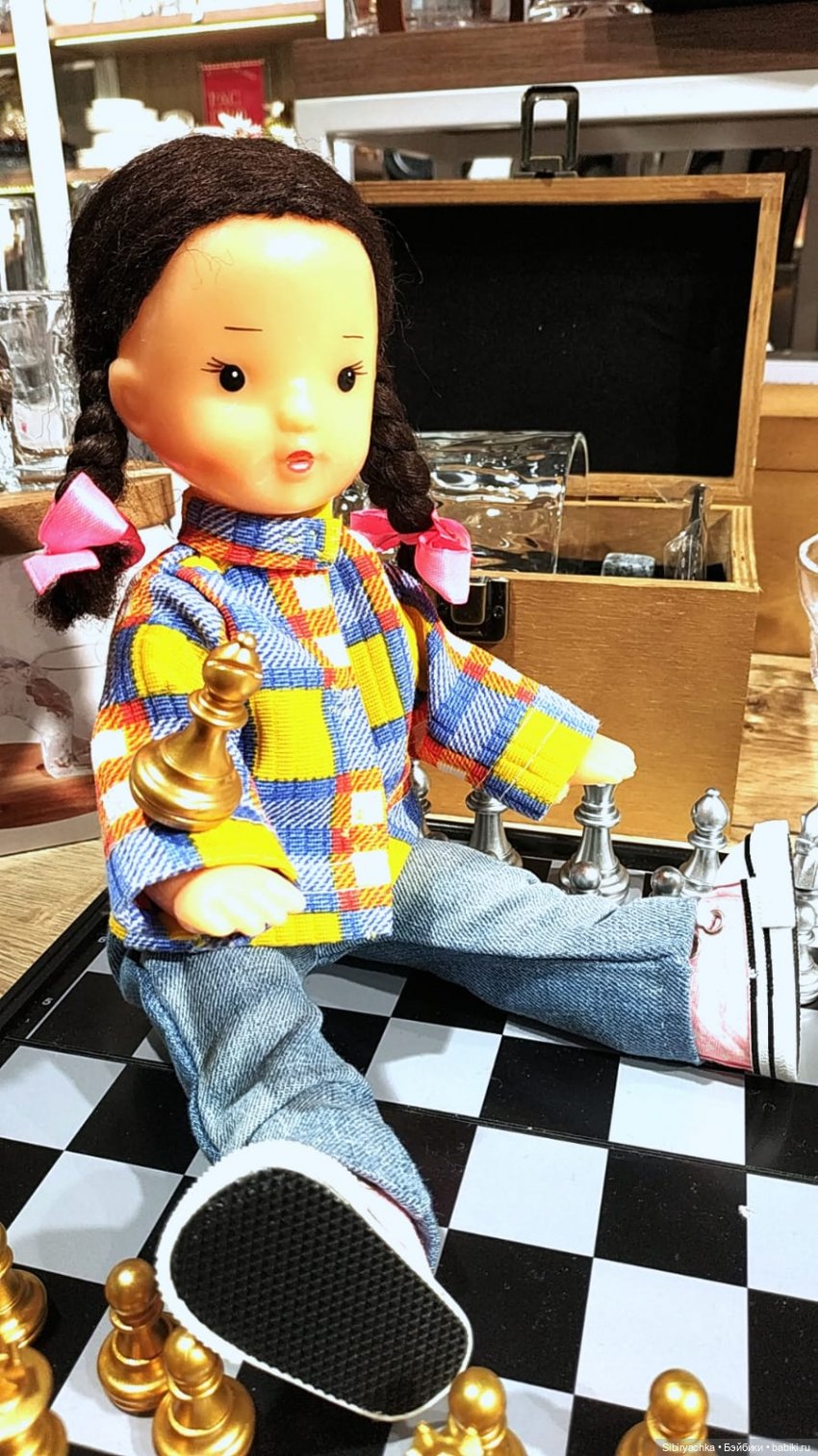 Прогулка Юляшки по торговому центру