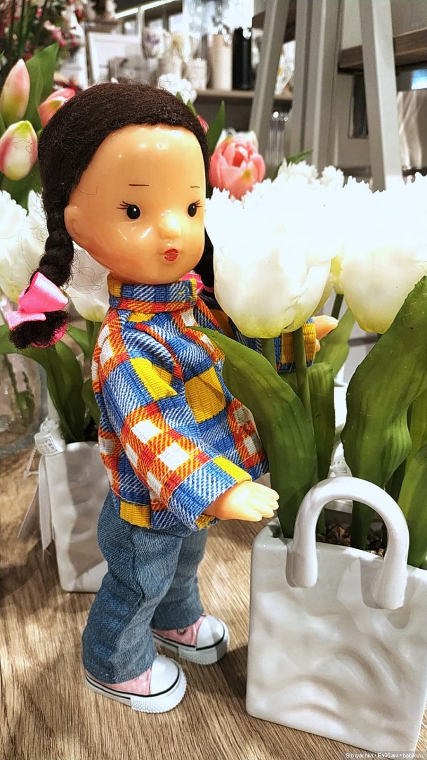 Прогулка Юляшки по торговому центру