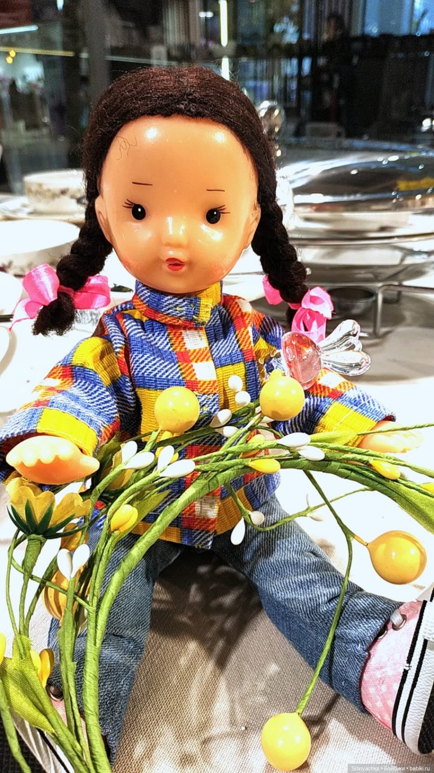 Прогулка Юляшки по торговому центру